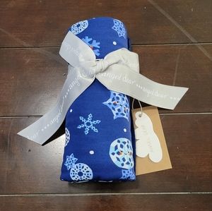 NWT - Angel Dear Paper Cut Snowflakes Swaddle Blanket